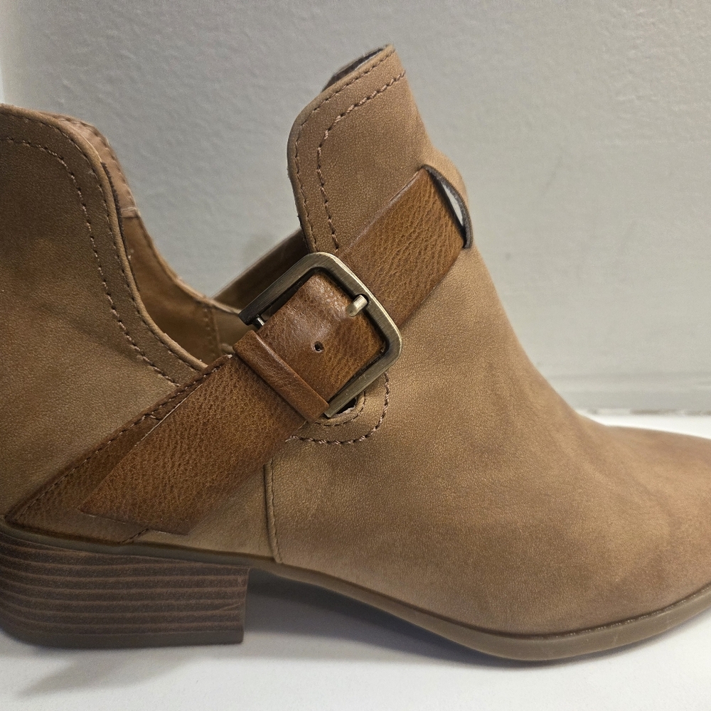 Booties - Picture 4 of 4
